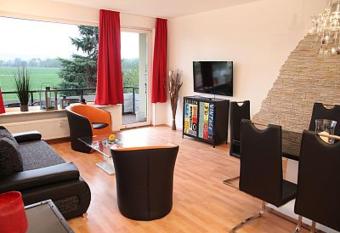 Art City Studio Kassel 2 allows 18 year olds to book a room