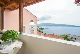 2 bedrooms apartement at Neos Marmaras 500 m away from the beach with sea view and enclosed garden has Balcony rooms