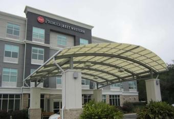 Best Western Premier I-95 Savannah Airport/ Pooler West allows 18 year olds to book a room