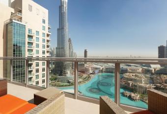 Ramada Downtown Dubai has rooms with a private hot tub