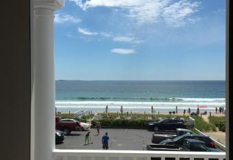The Rebekah Inn has Balcony rooms