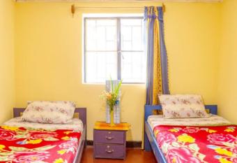 Colours Club and Spa has rooms with a private hot tub