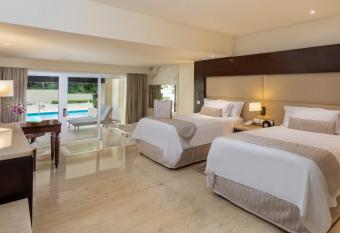 Moon Palace The Grand Cancun has rooms with a private hot tub