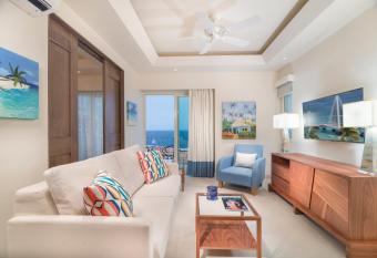 V Azul Vallarta - Luxury Vacation Rental Adults Only allows 18 year olds to book a room