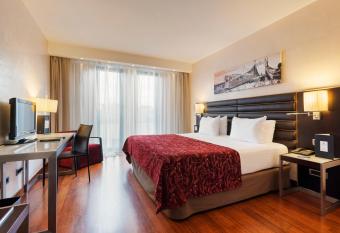 Exe Budapest Center allows 18 year olds to book a room