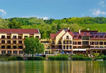 T   Wellness Hotel allows 18 year olds to book a room