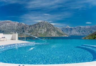 Lavender Bay Apartment Dee B02 has Balcony rooms