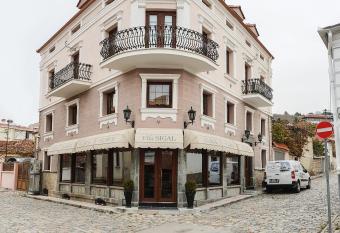 Hotel Vila Sigal Korce has Balcony rooms