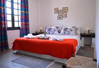 Regina has Smoking rooms