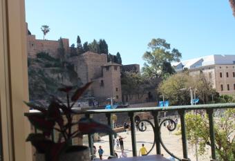 Hotel Boutique Teatro Romano allows 18 year olds to book a room