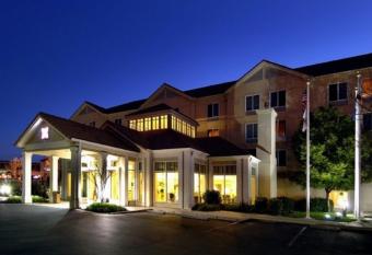 Hilton Garden Inn Folsom allows 18 year olds to book a room