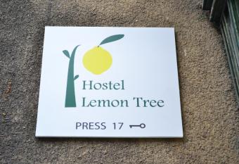 Lemon Tree Hostel has Balcony rooms