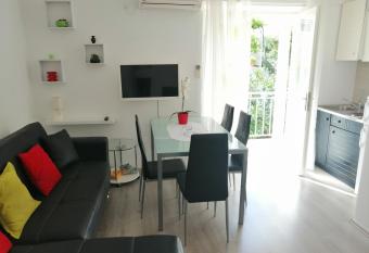 Apartment Roky has Smoking/Balcony rooms