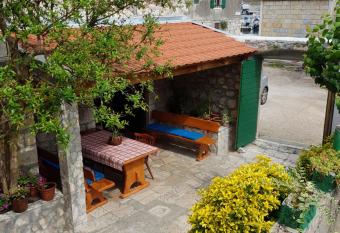 Apartment Mirjana has Balcony rooms