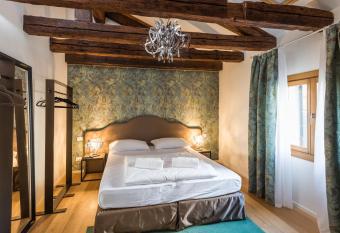 Polo s Treasures allows 18 year olds to book a room