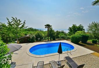 Apartments Pigli   has Balcony rooms