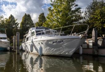 Eucala motor yacht allows 18 year olds to book a room