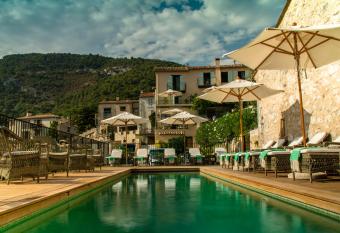 Auberge De Tourrettes has Balcony rooms