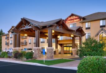 Hampton Inn & Suites Show Low-Pinetop has Balcony rooms
