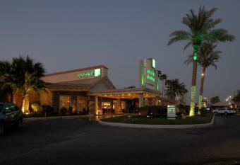 Holiday Inn Al Khobar - Corniche, an IHG Hotel has Smoking rooms