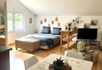 Aux Lofts de VERDUN allows 18 year olds to book a room