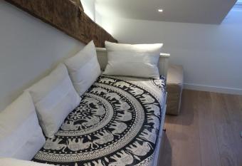 Studio Haut de Gamme - Centre Ville allows 18 year olds to book a room