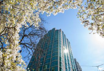Rosedale on Robson Suite Hotel allows 18 year olds to book a room