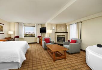 Four Points by Sheraton Edmonton South has rooms with a private hot tub