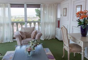 Masia de Lacy allows 18 year olds to book a room