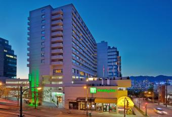 Holiday Inn Vancouver-Centre (Broadway) allows 18 year olds to book a room