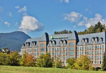 Holiday Inn & Suites North Vancouver, an IHG Hotel allows 18 year olds to book a room
