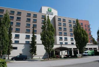 Holiday Inn Express Vancouver Airport - Richmond By IHG allows 18 year olds to book a room