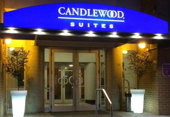 Hutel Saint-Laurent Montreal has Balcony rooms