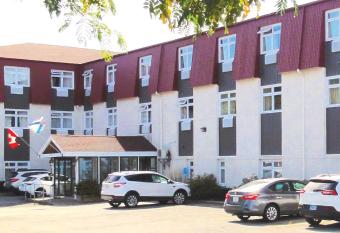 Coastal Inn Dartmouth allows 18 year olds to book a room