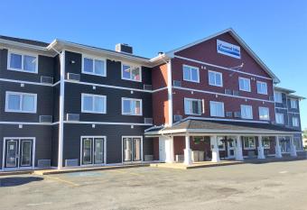 Coastal Inn Halifax allows 18 year olds to book a room