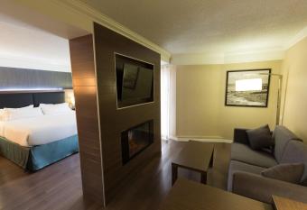 Holiday Inn Express Edmonton Downtown By IHG has Balcony rooms
