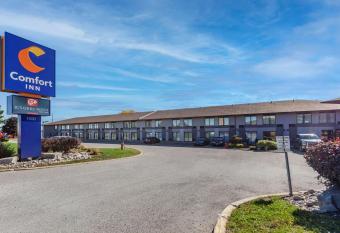 Comfort Inn Airport West allows 18 year olds to book a room