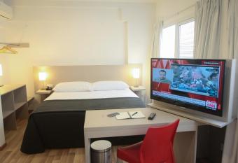 Buen Pastor Capuchinos allows 18 year olds to book a room