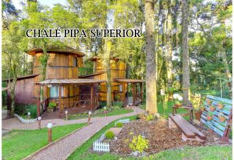 Chal   Tem  tico em Pipa de Vinho - Parada da Pipa Chal  s allows 18 year olds to book a room