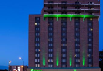 Holiday Inn Winnipeg - Airport West, an IHG Hotel allows 18 year olds to book a room