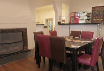 National Hotel Toowoomba allows 18 year olds to book a room