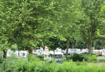 Camping Val de Boutonne has Balcony rooms