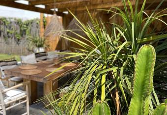 Ocean House - Ribeira d ilhas Ericeira allows 18 year olds to book a room