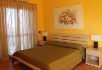 Hotel La Maison Jolie allows 18 year olds to book a room