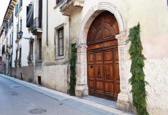 Residence Casanova Duomo allows 18 year olds to book a room