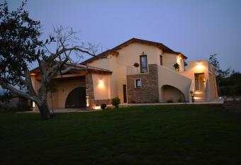 Agriturismo Frantoio Mafrica has Balcony rooms