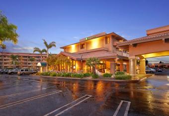 Homewood Suites by Hilton Santa Maria has Balcony rooms