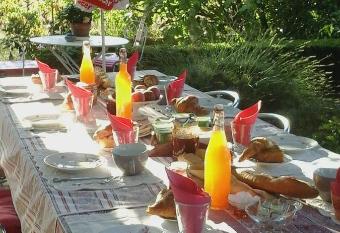 Vents d Anges allows 18 year olds to book a room