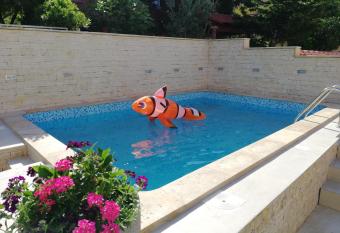 Apartment Goran has Balcony rooms