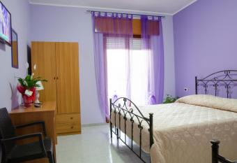 Sicily House has Balcony rooms